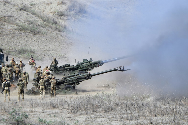 US and Philippine Marines during Balikatan exercises in May. ©AFP