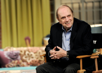 Actor Bob Newhart appears on the set of 'The Big Bang Theory' on August 15, 2013, in Burbank, California. ©AFP