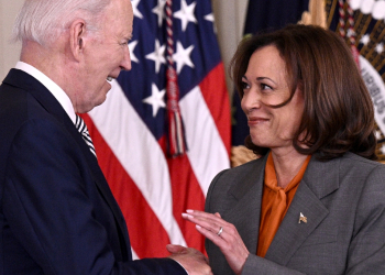 US President Joe Biden (left) gave his swift endorsement to Vice President Kamala Harris / ©AFP