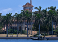 Police provide security at Mar-a-Lago in Florida, where Israeli Prime Minister Benjamin Netanyahu is meeting with former US resident Donald Trump, on July 26, 2024 / ©AFP