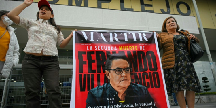 Supporters of Fernando Villavicencio shout slogans as they await sentencing for five suspects in the murderer of the former Ecuadoran presidential candidate on July 12, 2024. ©AFP