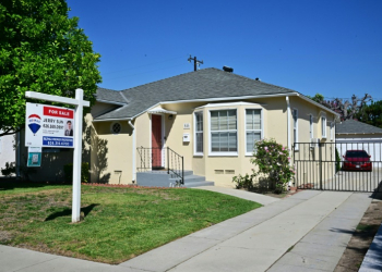 Sales of previously owned homes in the United States slipped 5.4 percent in June, according to National Association of Realtors data. ©AFP