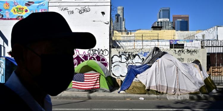 California Governor Gavin Newsom signed an executive order directing agencies throughout the state to 'address' homeless encampments by dismantling them and relocating unhoused individuals. ©AFP