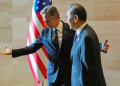 US Secretary of State Antony Blinken (L) gestures to China's Foreign Minister Wang Yi as they meet on the sidelines of the ASEAN foreign ministers' meeting in Vientiane. ©AFP