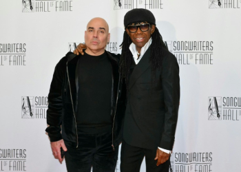 Hipgnosis executive Merck Mercuriadis (L) and co-founder Nile Rodgers attend the Songwriters Hall of Fame 2024 induction and awards gala in New York on June 13, 2024. ©AFP