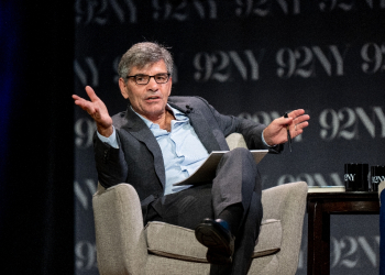 George Stephanopoulos during a public appearance in New York City on September 12, 2023 / ©AFP