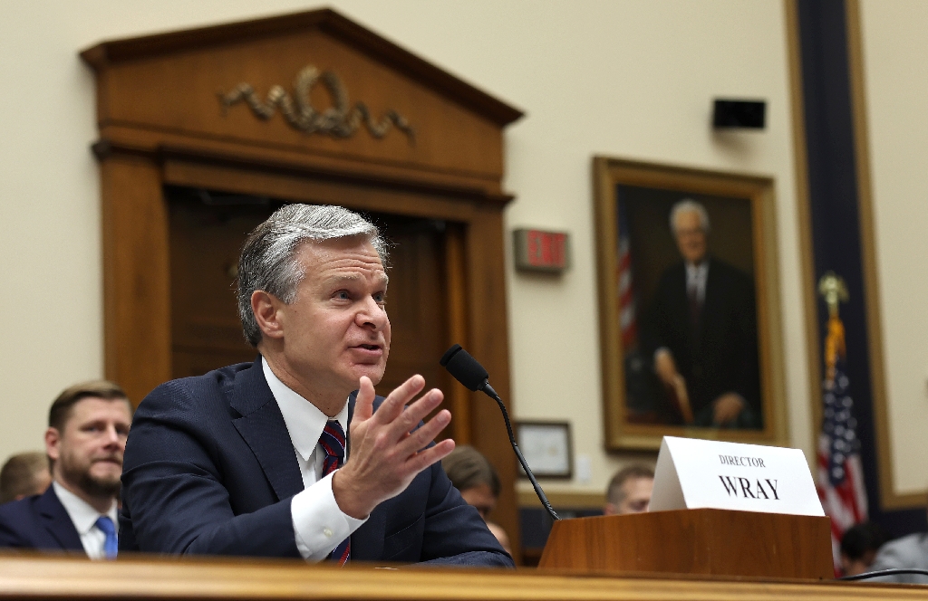 FBI Director Christopher Wray provides a congressional committee with an update on the investigation into the attempted assassination of former president Donald Trump / ©AFP