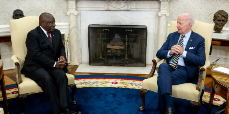 US President Joe Biden meets South African President Cyril Ramaphosa in the Oval office of the White House on September 16, 2022. ©AFP