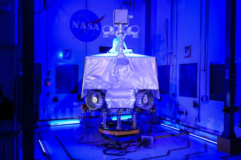 NASA's Volatiles Investigating Polar Exploration Rover (VIPER) assembled inside the cleanroom at the agency's Johnson Space Center in Houston, Texas. ©AFP