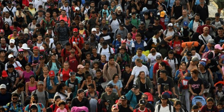 Hundreds of migrants set off on foot in a US-bound caravan from Tapachula in southern Mexico. ©AFP