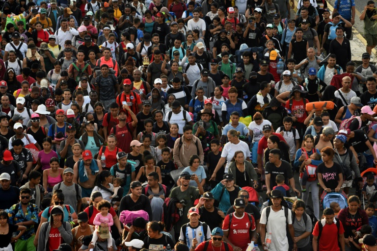 Hundreds of migrants set off on foot in a US-bound caravan from Tapachula in southern Mexico. ©AFP