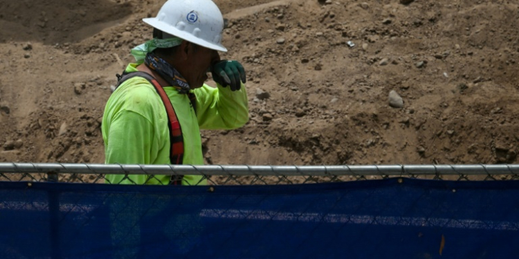 The US government on Tuesday proposed new regulations to protect laborers working in extremely high temperatures, as heat waves intensified by climate change. ©AFP