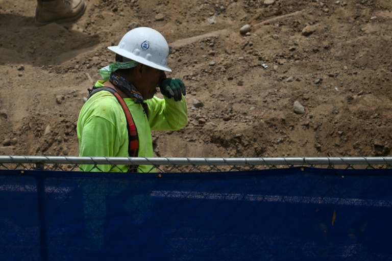 The US government on Tuesday proposed new regulations to protect laborers working in extremely high temperatures, as heat waves intensified by climate change. ©AFP