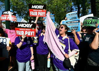 Employees at the Disneyland resort -- composed of the Disneyland and  Disney California Adventure theme parks -- have not gone on strike since 1984, according to the LA Times. ©AFP