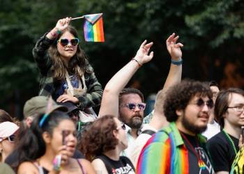 People participate in the 53rd annual Chicago Pride Parade on June 30, 2024 / ©AFP