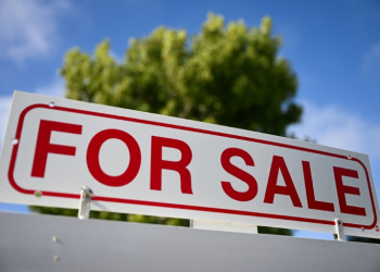 Sales of US existing homes ticked up 1.3 percent in July. ©AFP