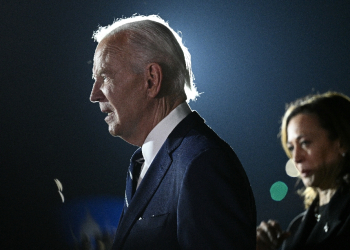 Joe Biden and Kamala Harris welcomed the freed prisoners back to US soil / ©AFP