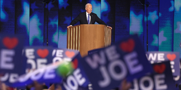 US President Joe Biden took to the Democratic National Convention stage in Chicago to deafening cheers / ©AFP