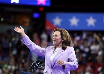 US Vice President and Democratic presidential candidate Kamala Harris is expected to focus on bringing down costs / ©AFP