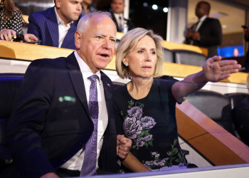 Gwen Walz, Democratic vice presidential candidate Tim Walz, is a teacher and political figure in her own right  / ©AFP