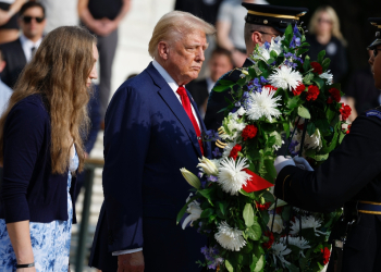 Donald Trump's wreath laying ceremony at Arlington National Cemetery for soldiers killed in Afghanistan ran into controversy after an altercation / ©AFP