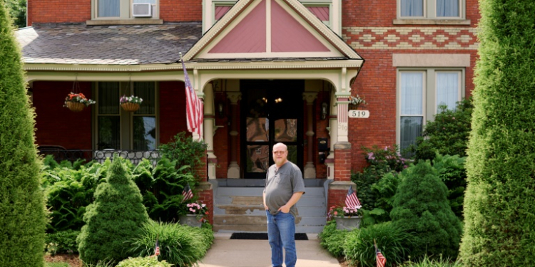 Steve Freysz and his wife Lisa own Spencer House, a bed and breakfast in Erie, Pennsylvania. ©AFP