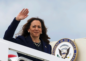 US Vice President and 2024 Democratic presidential candidate Kamala Harris will start of a tour of swing states in Pennsylvania  / ©AFP