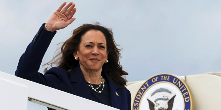 US Vice President and 2024 Democratic presidential candidate Kamala Harris will start of a tour of swing states in Pennsylvania  / ©AFP