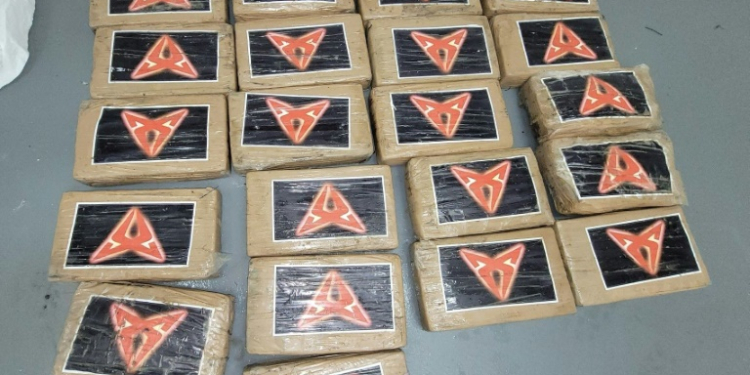 The 25 packages of cocaine that Hurricane Debby blew onto a beach in the Florida Keys are seen in this US Border Patrol photo obtained August 5, 2024. ©AFP