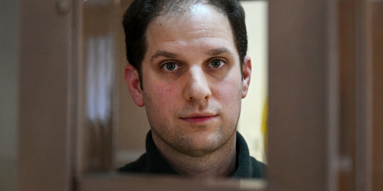 Evan Gershkovich, arrested in Russia on espionage charges, has spent over a year in jail / ©AFP