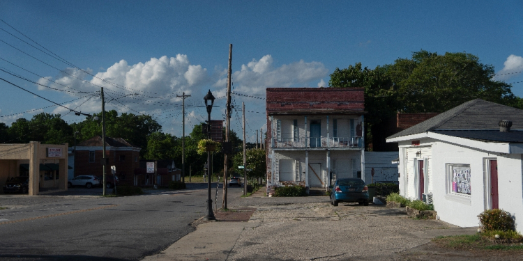 Laurinburg is the seat of Scotland County in North Carolina, one of a handful of pivotal swing states in the US presidential election / ©AFP