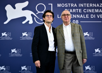 Legendary US documentary director Errol Morris (R) and US journalist Jacob Soboroff before the premiere of "Separated" at the Venice Film Festival. ©AFP