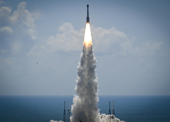 A decade ago NASA chose two companies, Boeing and SpaceX, to each develop a new spacecraft capable of transporting its astronauts to the International Space Station. ©AFP