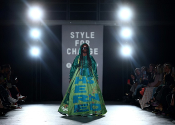 Oxfam and Vinted's London Fashion Week show featured second-hand outfits. ©AFP