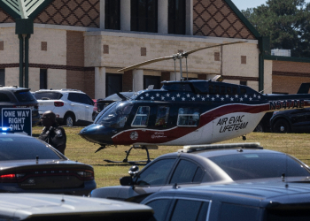 An air evacuation helicopter lands at Apalachee High School in Winder, Georgia, where a shooting left four people dead  / ©AFP