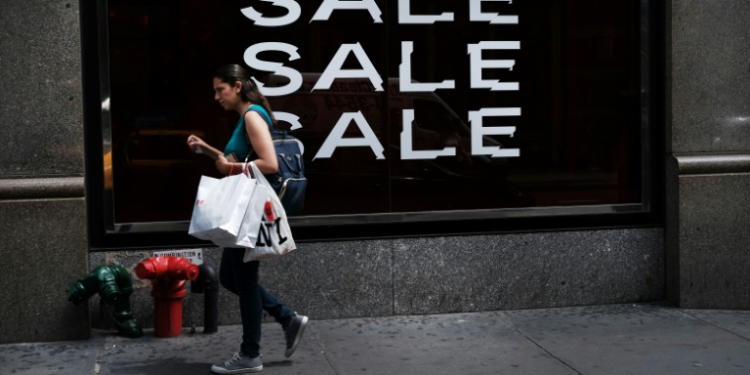 Forecast-beating US retail sales data helped to temper worries about the world's number one economy. ©AFP