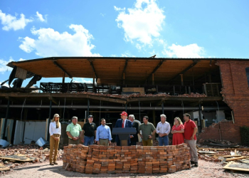 Republican presidential candidate Donald Trump holds a press conference in the aftermath of powerful storm Helene at Chez What furniture store in Valdosta, Georgia, September 30, 2024. ©AFP