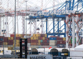 The moves does include some reprieve for port operators on Chinese cranes. ©AFP