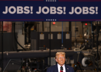 Former US president and Republican White House candidate Donald Trump speaks at a campaign event in North Carolina / ©AFP