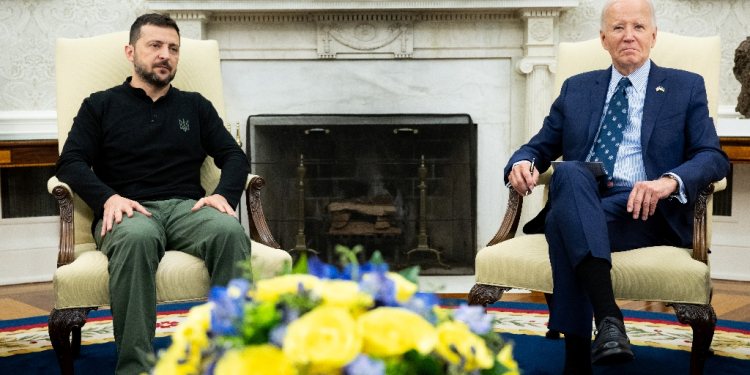 US President Joe Biden meets with Ukraine's President Volodymyr Zelensky in the Oval Office  / ©AFP