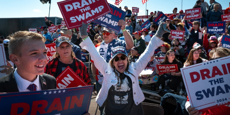 Supporters at a rally for Republican presidential nominee Donald Trump in Mosinee, Wisconsin / ©AFP