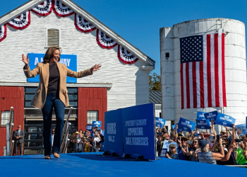 Kamala Harris's Pennsylvania huddle mirrors President Joe Biden's week-long preparation at Camp David / ©AFP