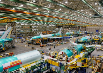 Work looks more likely to continue at Boeing's Everett, Washington plant after union leaders reached a prelminiary deal with the company on a new contract that would avert a strike. ©AFP