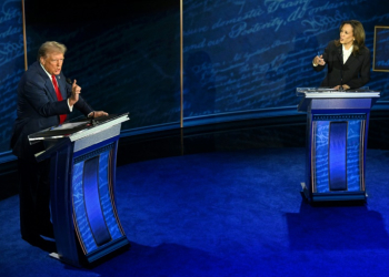 US Vice President and Democratic presidential candidate Kamala Harris (R) and former US President and Republican presidential candidate Donald Trump speak during a presidential debate in Philadelphia, Pennsylvania, on September 10, 2024 . ©AFP