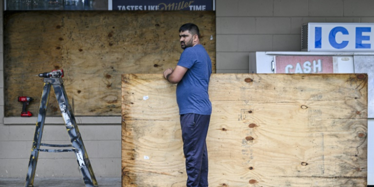 Florida residents sought to protect their businesses and homes ahead of Hurricane Helene's arrival. ©AFP