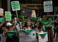 Abortion rights activists protest against the Supreme Court abortion rights ruling, in New York on July 9, 2022. ©AFP