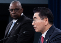 US Secretary of Defense Lloyd Austin and South Korean Defense Minister Kim Yong Hyun addressed the issue of North Korean troops in Russia  / ©AFP