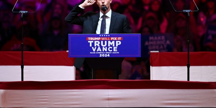 Republican presidential candidate Donald Trump holds a campaign rally / ©AFP