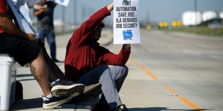 An agreement between the International Longshoremen's Assocation (ILA) and the United States Maritime Alliance (USMX) extended operations at US ports until January 15, 2025, ending a three-day strike. ©AFP