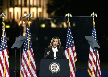 US Vice President and Democratic presidential candidate Kamala Harris used the White House as a backdrop for a closing campaign speech. ©AFP